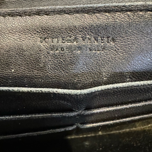 Authentic Bottega Veneta zippy wallet - Picture 11 of 14